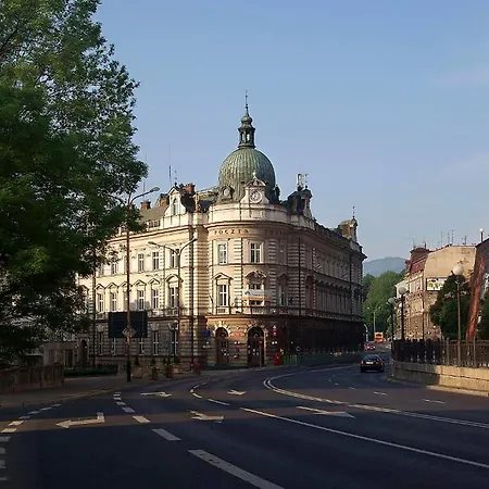 Centrum Kustronia Z Garazem Бельско-Бяла